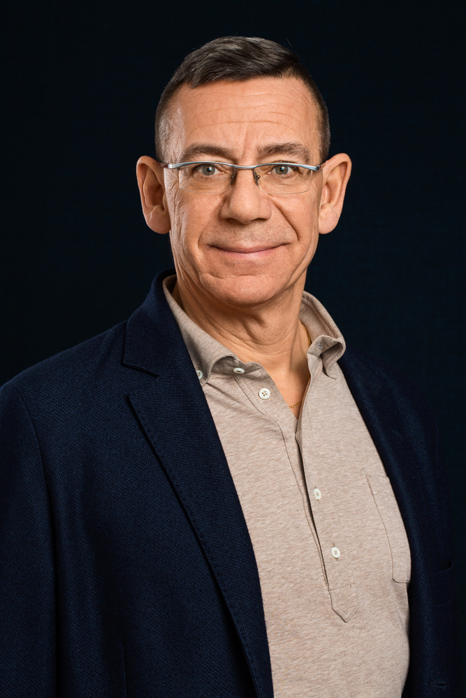 Portrait on Carl-Johan Dalsgaard. Man with glasses, brown hair.